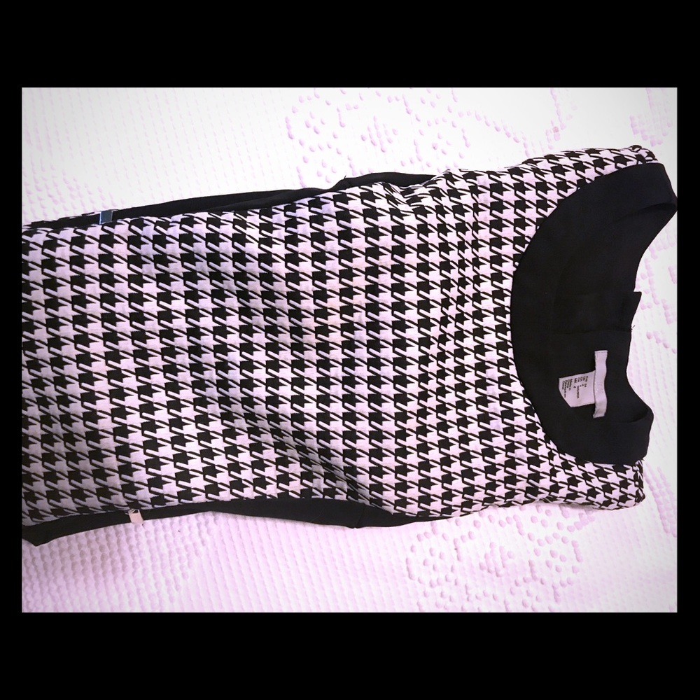 A black and white H&M